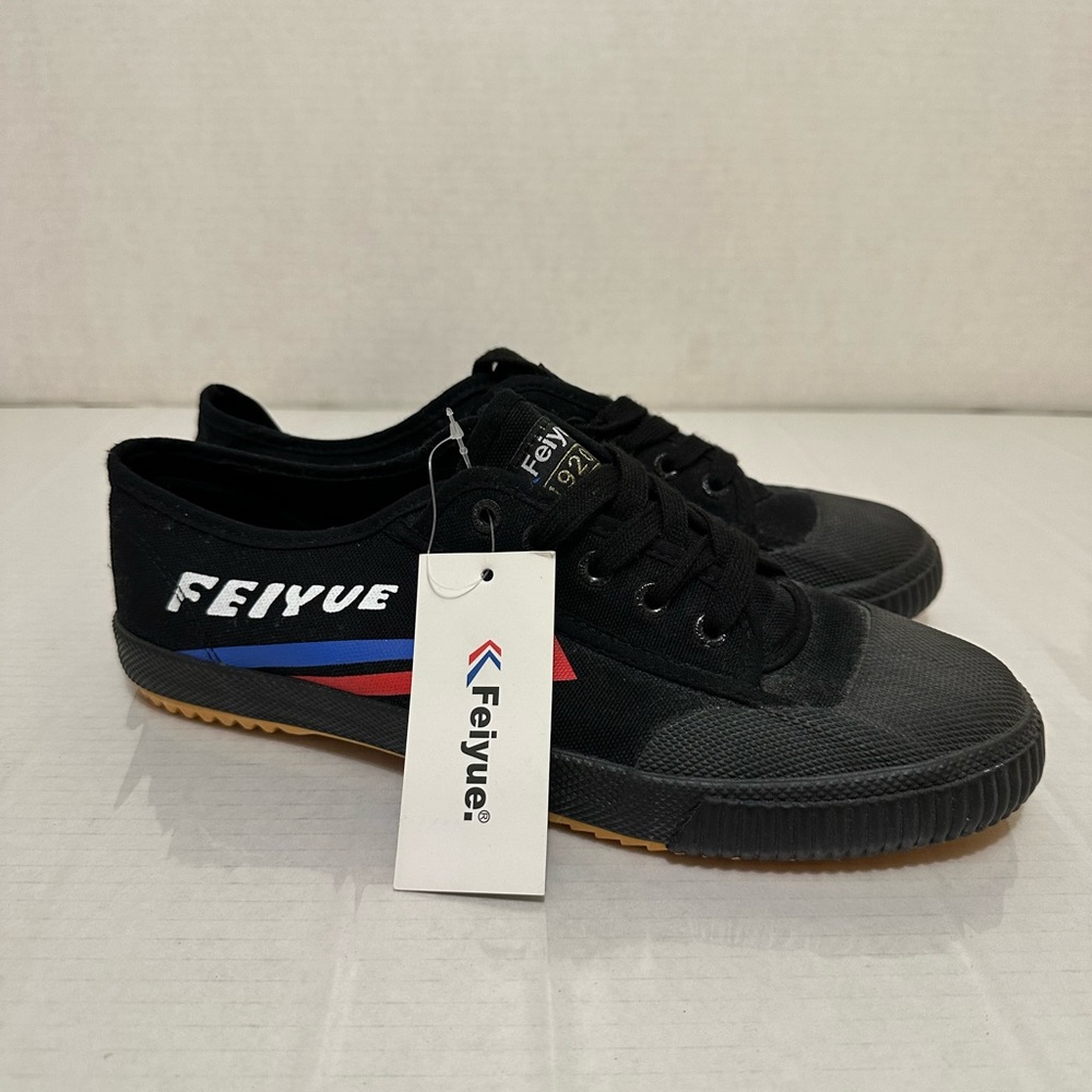 Feiyue NWT low 1920 canvas black size 10 EU 43 men’s sneakers
